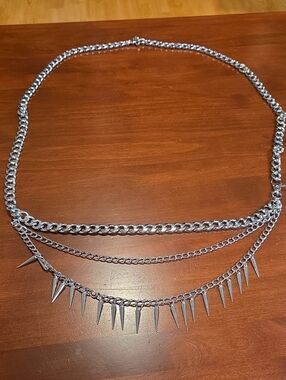 NWOT Silver Spike Layered Chain Belt